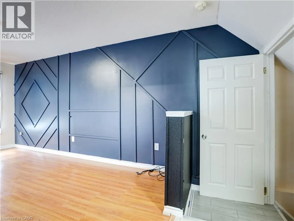 14 CHATEAU Crescent