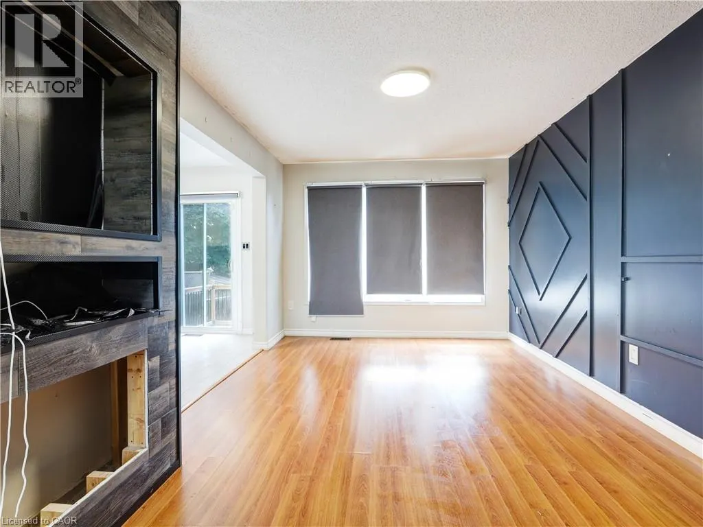 14 CHATEAU Crescent