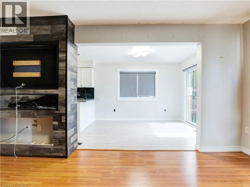 14 CHATEAU Crescent