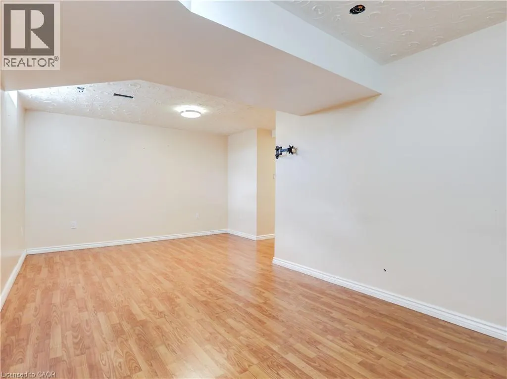 14 CHATEAU Crescent