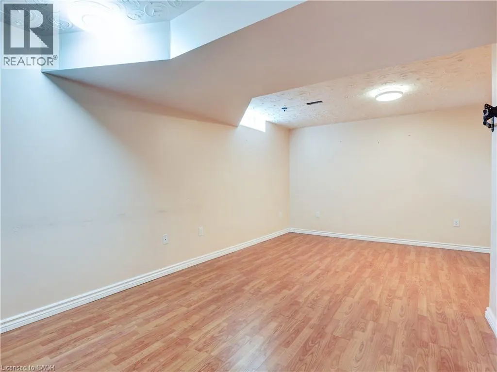 14 CHATEAU Crescent