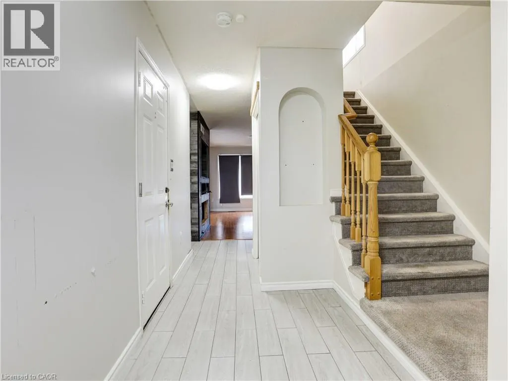 14 CHATEAU Crescent