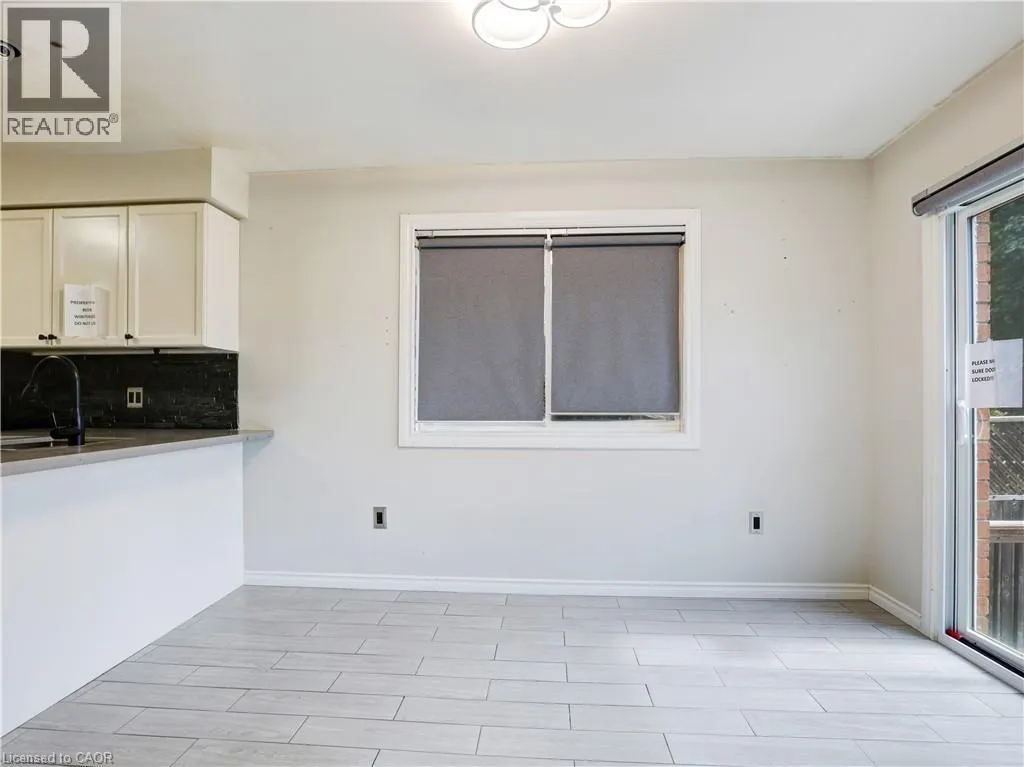 14 CHATEAU Crescent