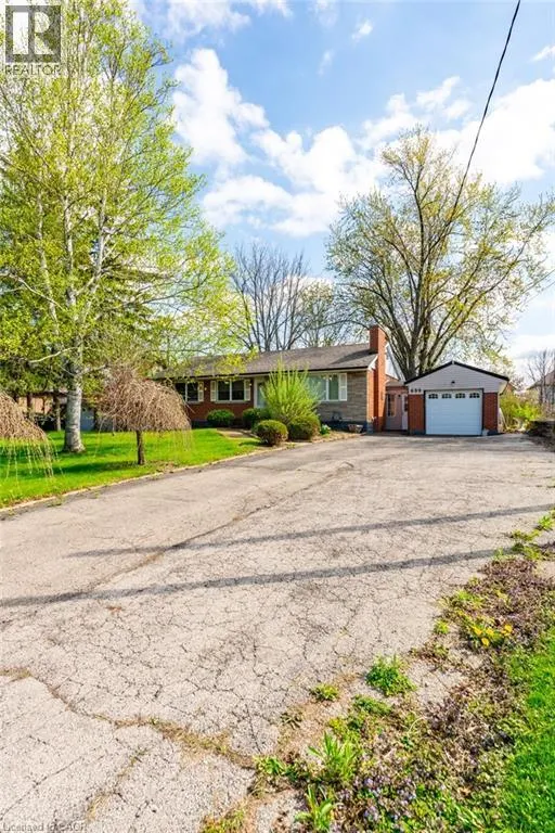 699 RYMAL Road W