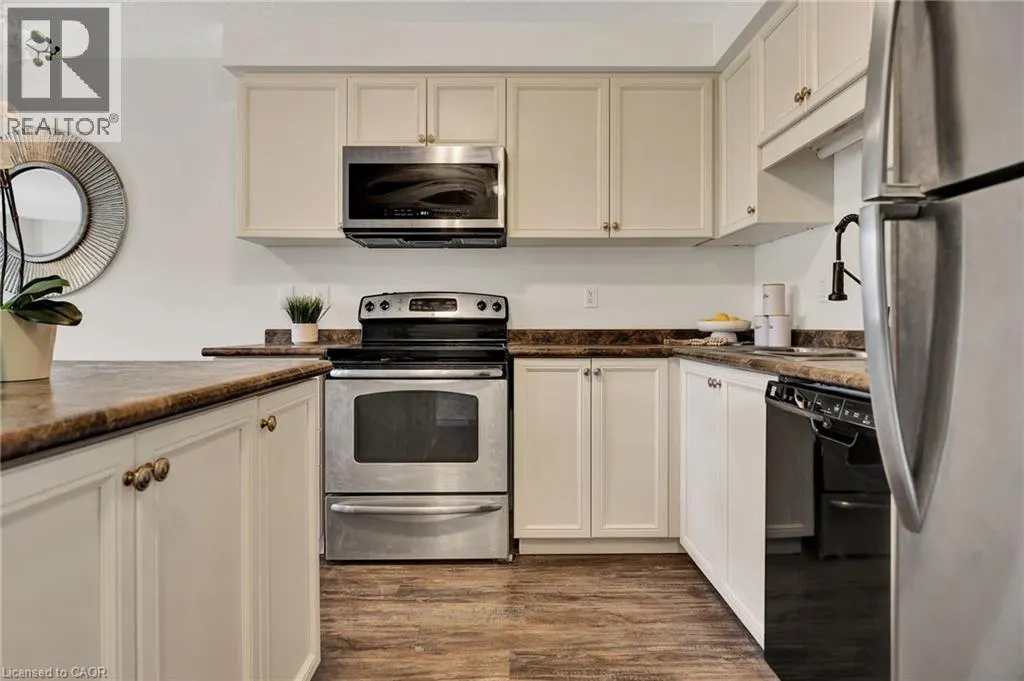 252 COUNTRYSTONE Crescent