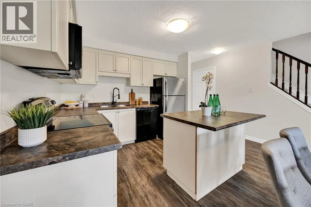 252 COUNTRYSTONE Crescent