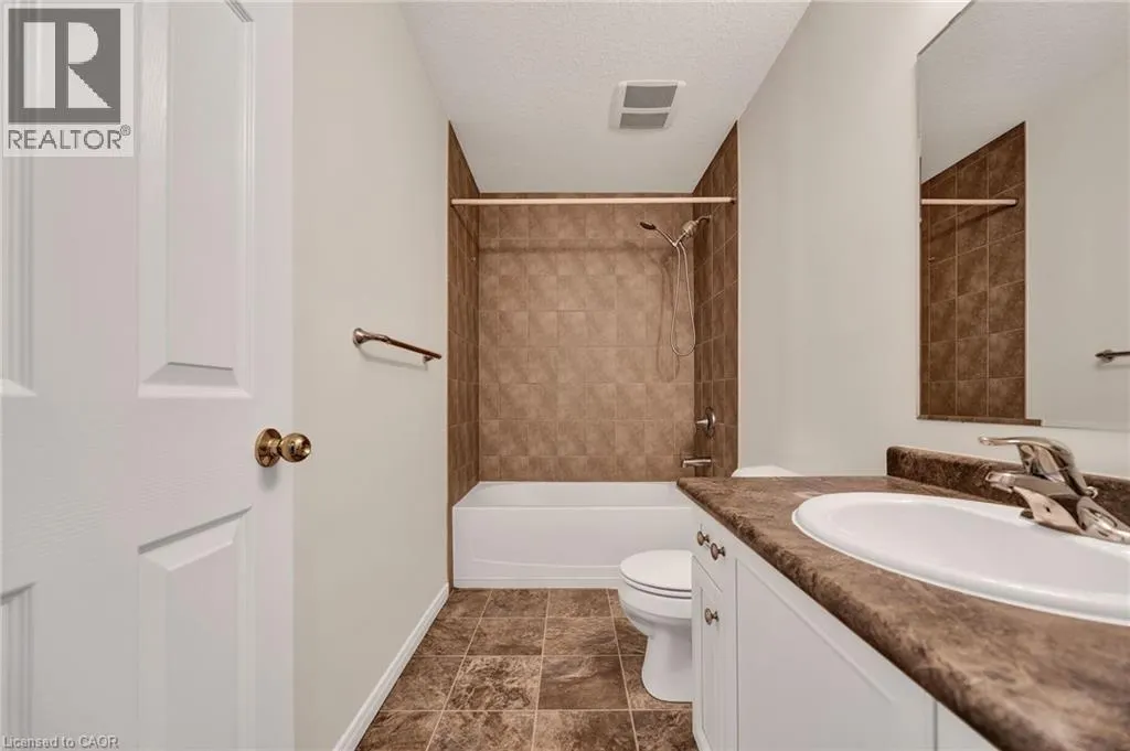 252 COUNTRYSTONE Crescent
