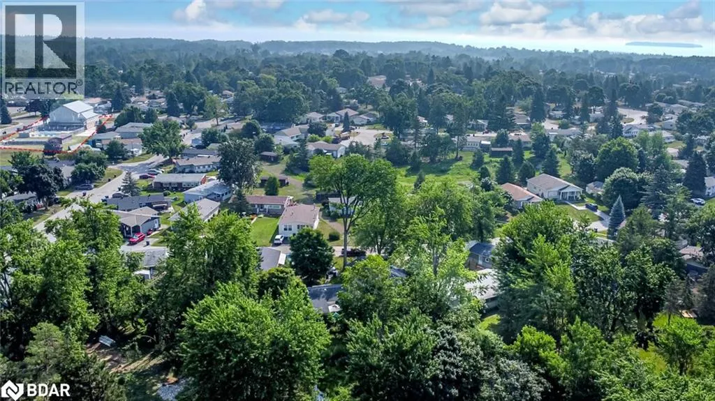 85 HAWTHORNE Drive