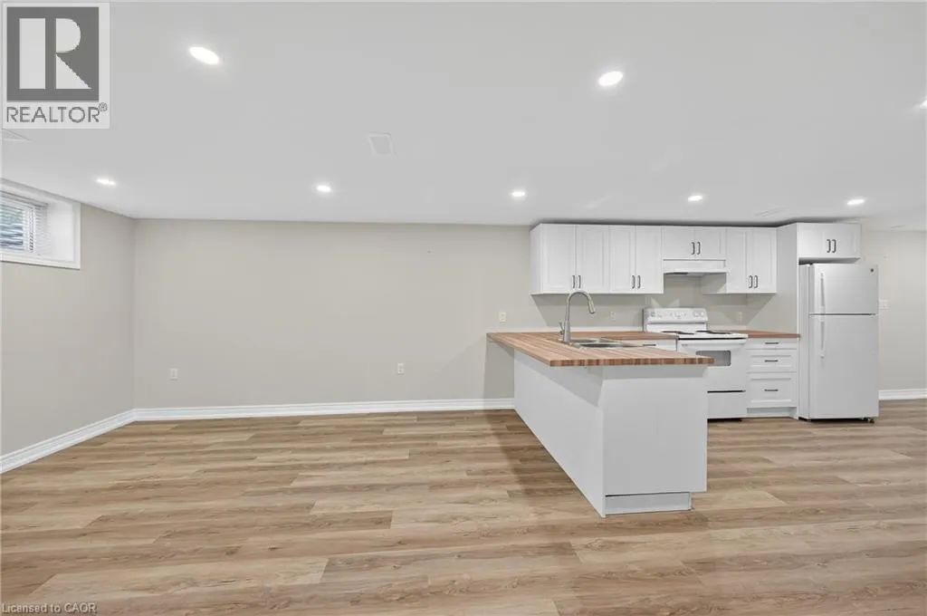 122 TOBY Crescent Unit# 2, #2