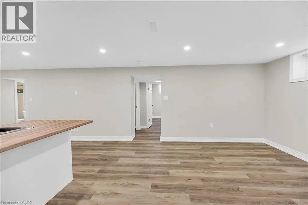 122 TOBY Crescent Unit# 2, #2