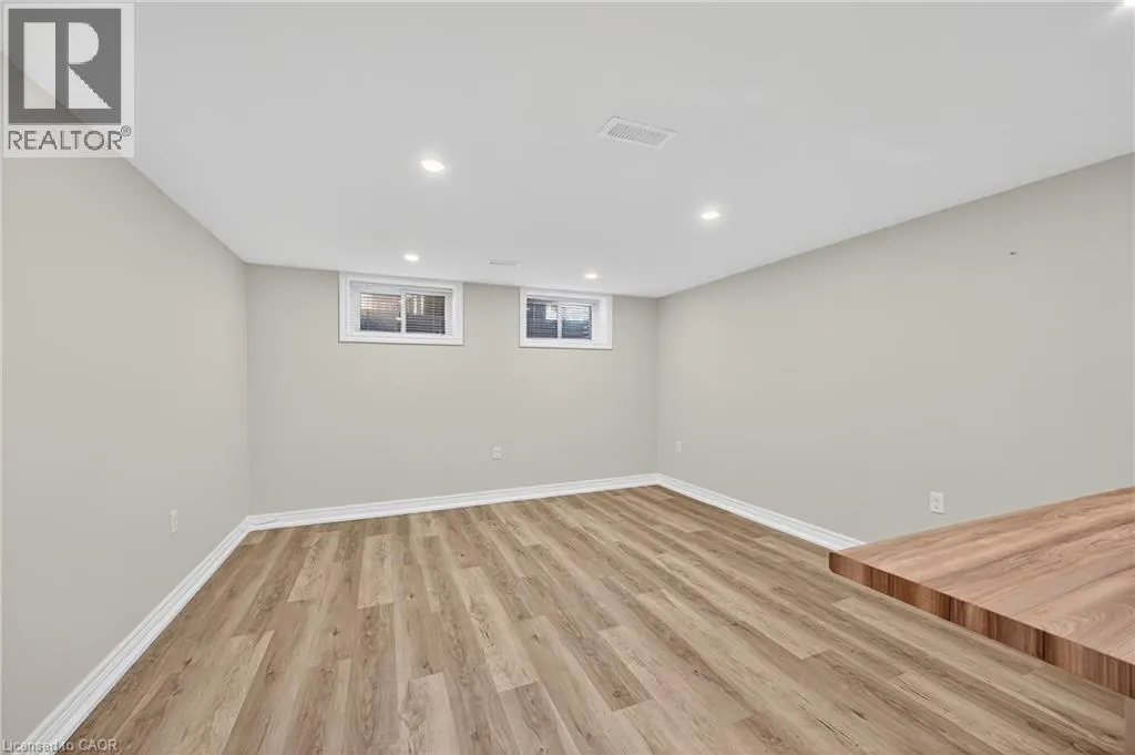122 TOBY Crescent Unit# 2, #2
