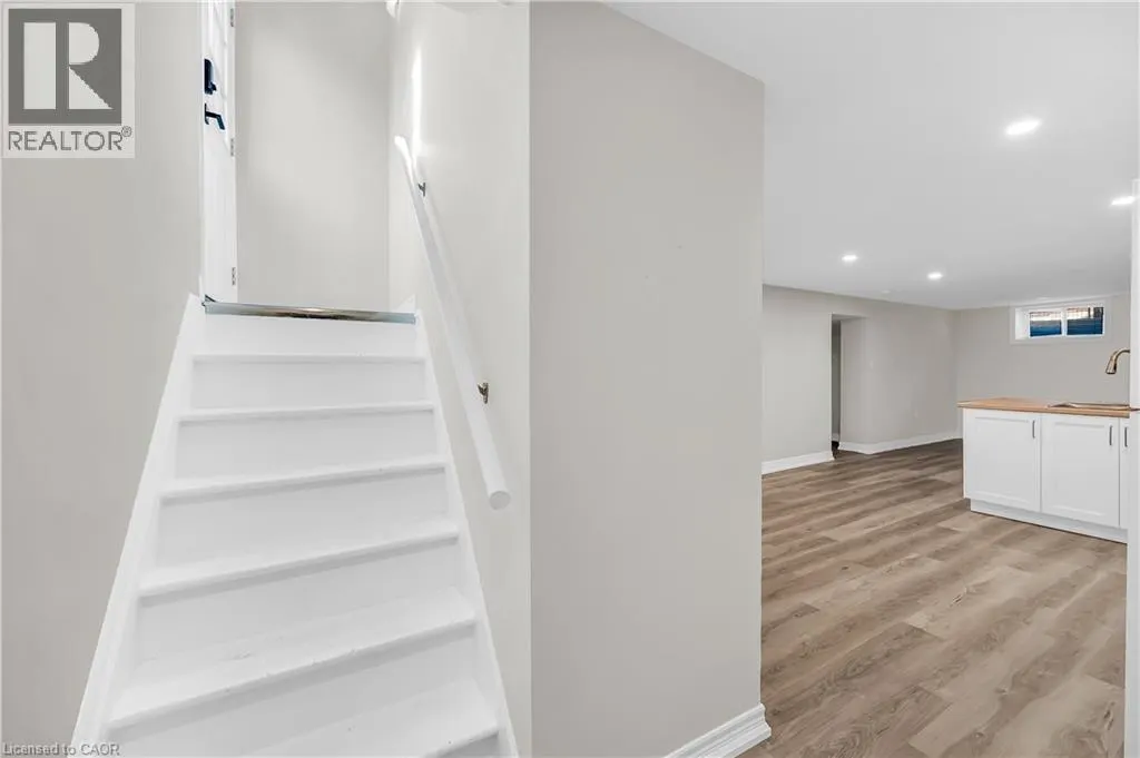 122 TOBY Crescent Unit# 2, #2