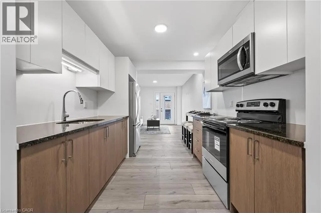 182 BRIDGE Crescent Unit# 6, #6