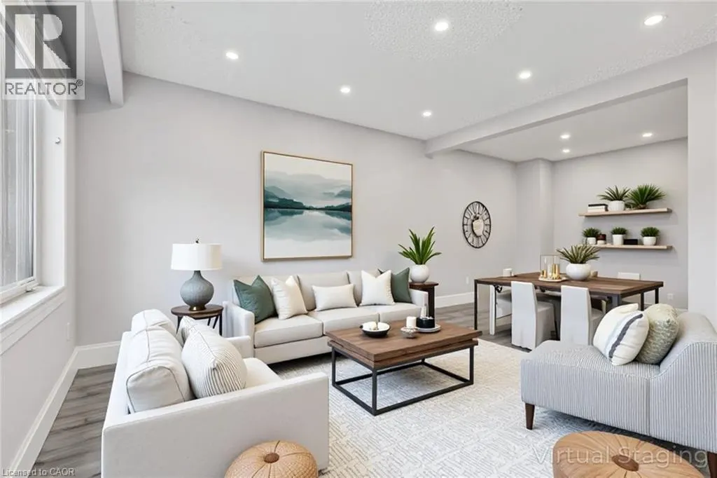 122 MOOREGATE Crescent