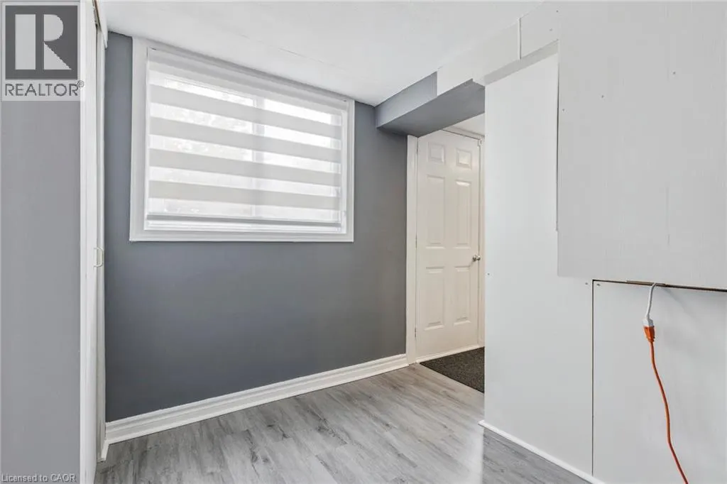 122 MOOREGATE Crescent