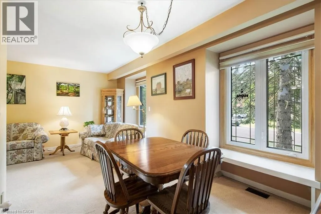 18 DIXON Drive