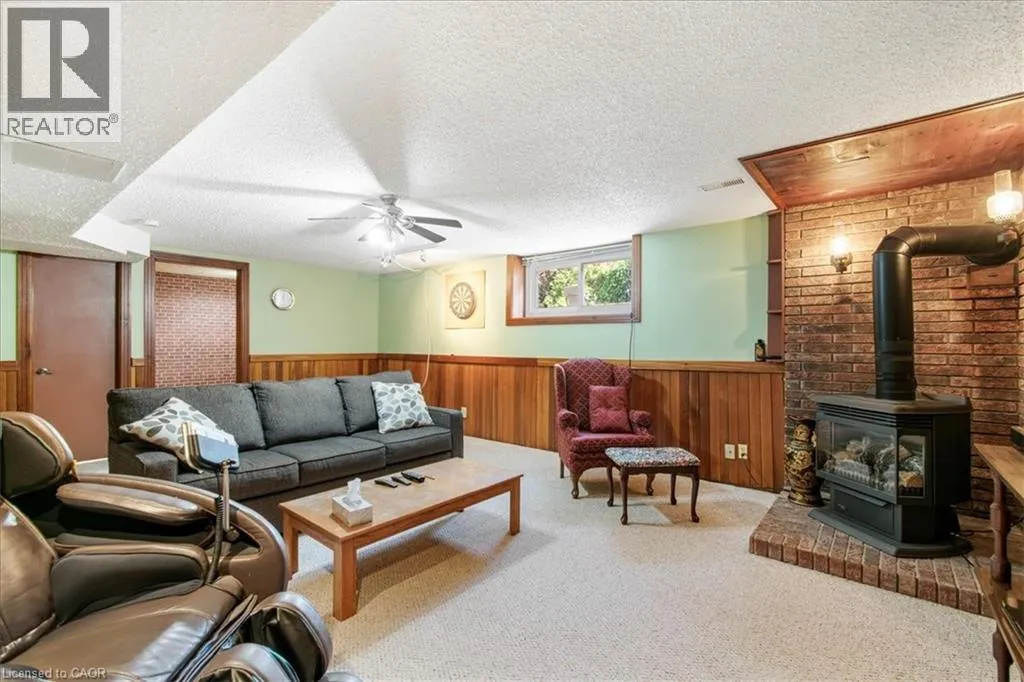 18 DIXON Drive