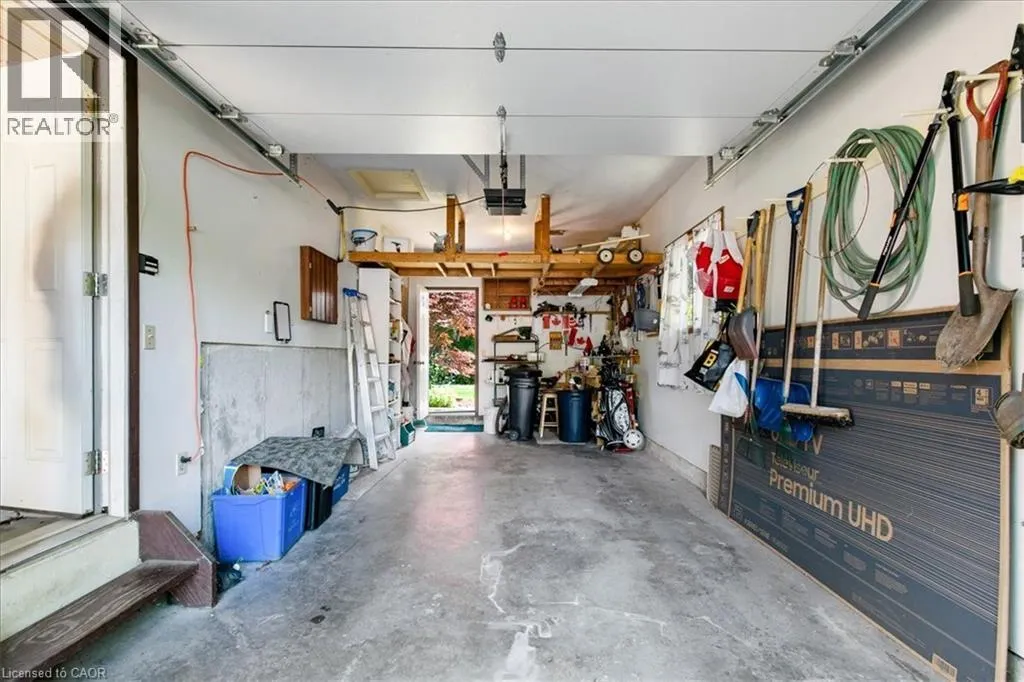 18 DIXON Drive
