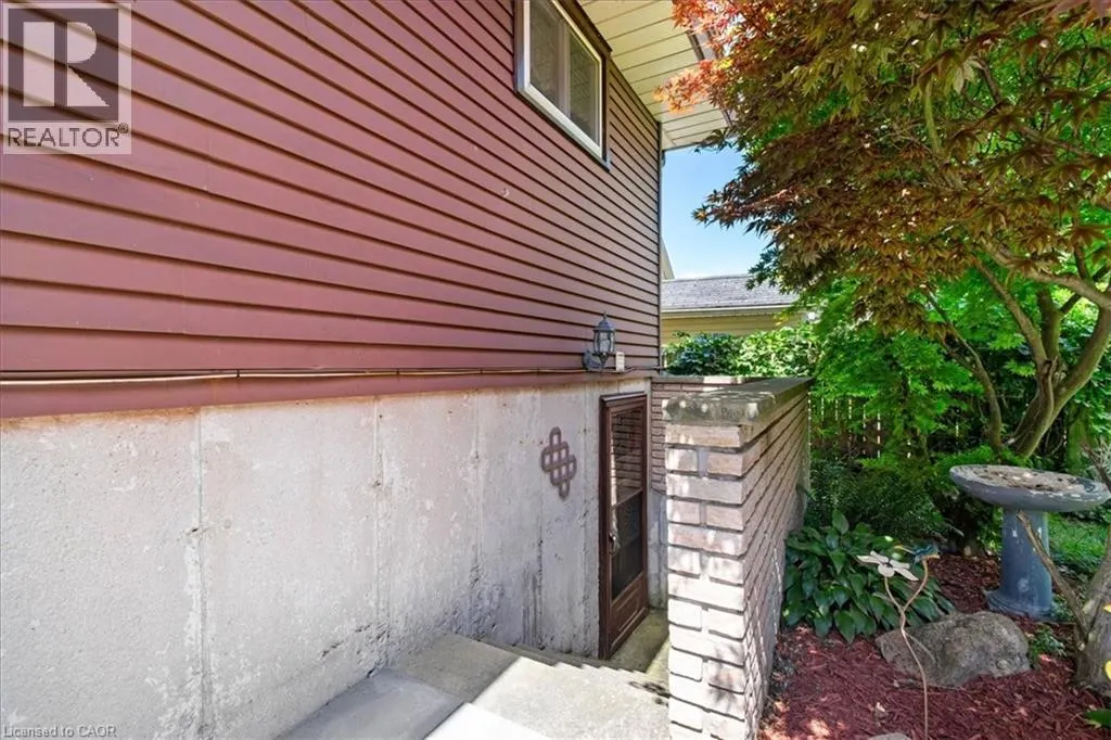 18 DIXON Drive