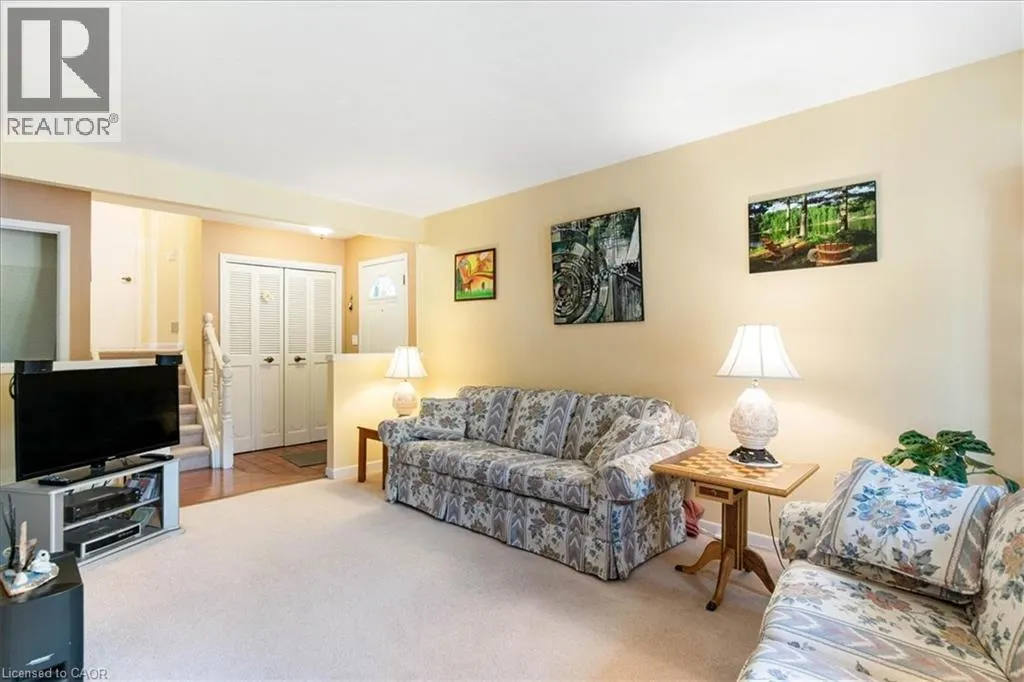18 DIXON Drive