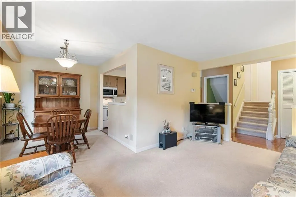 18 DIXON Drive