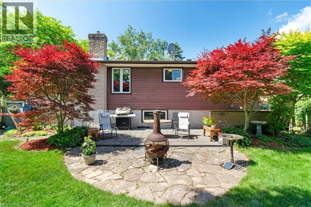 18 DIXON Drive