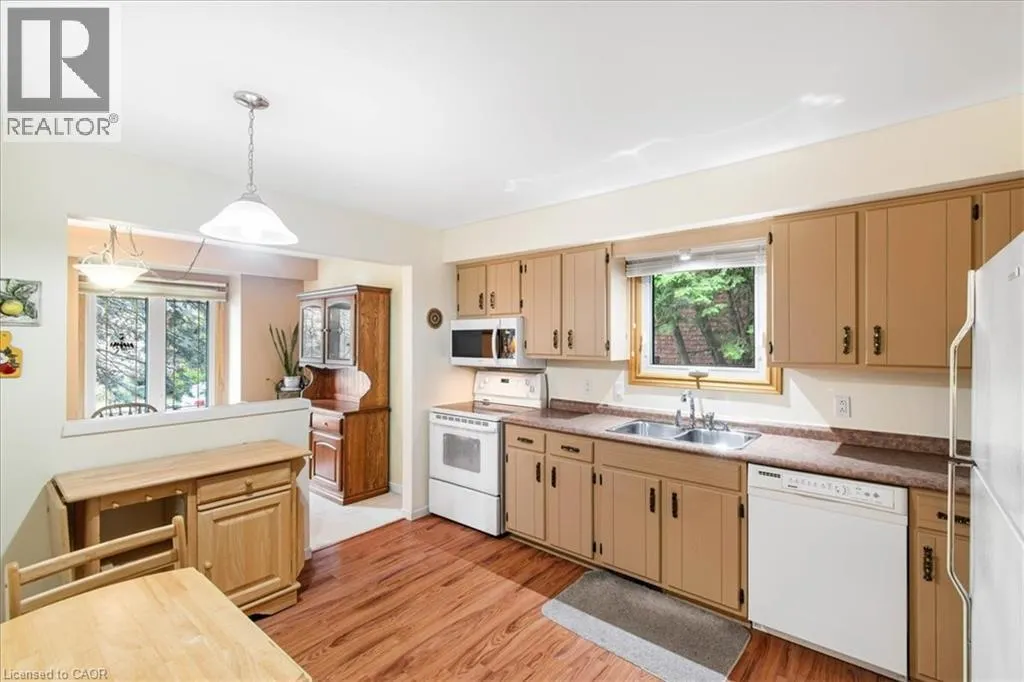 18 DIXON Drive