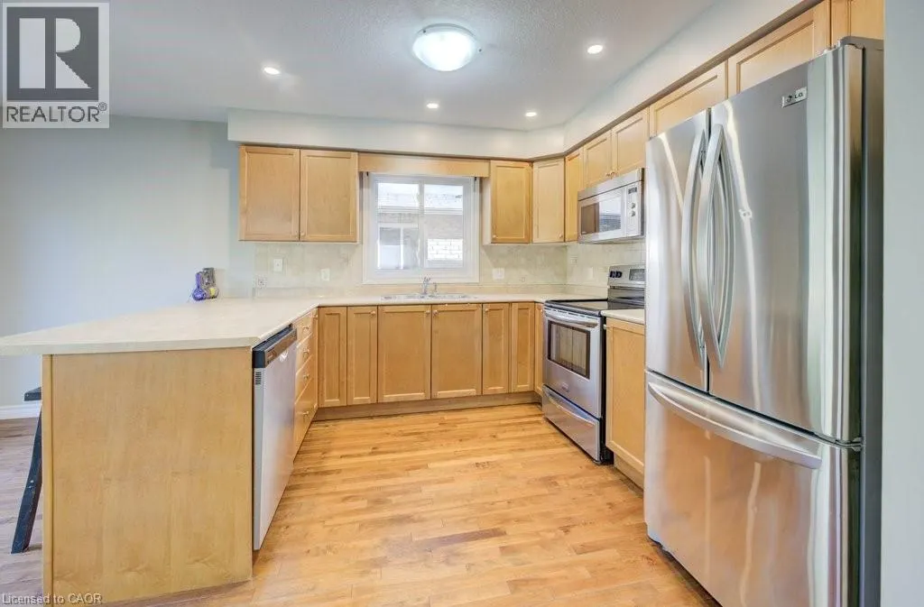 404 TEALBY Crescent