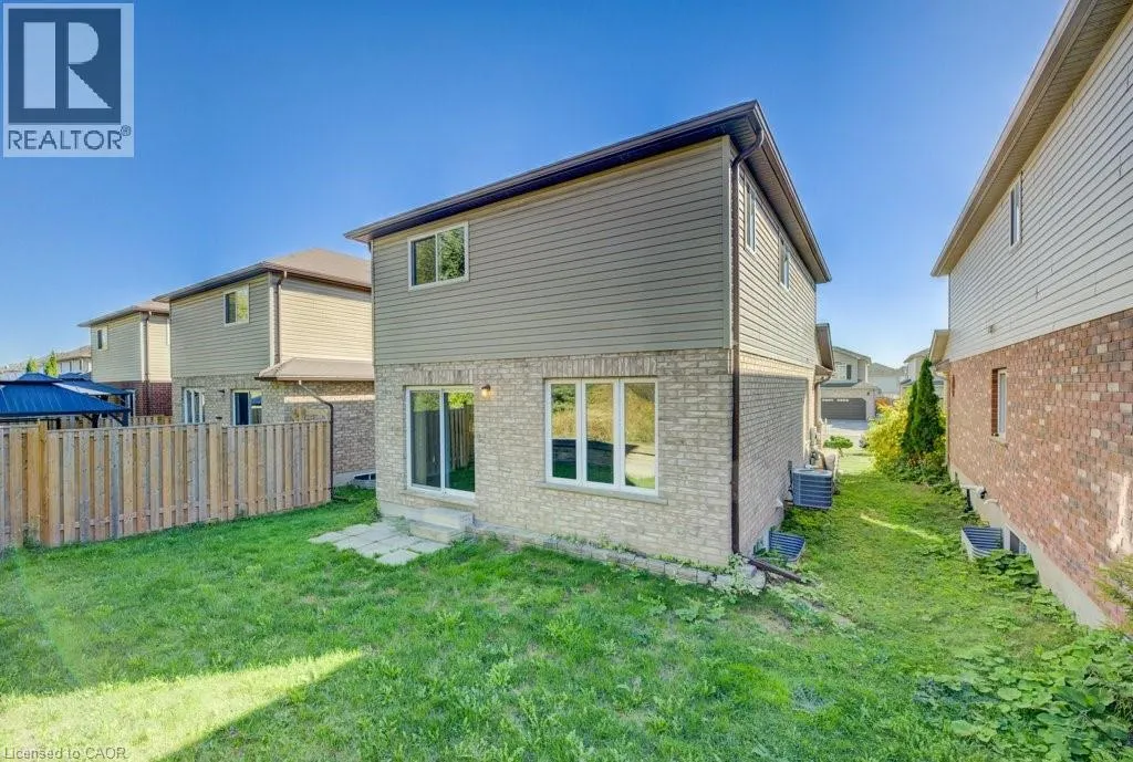 404 TEALBY Crescent