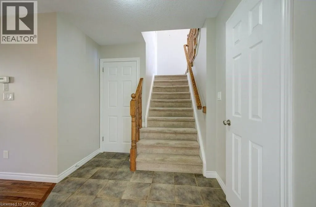 404 TEALBY Crescent
