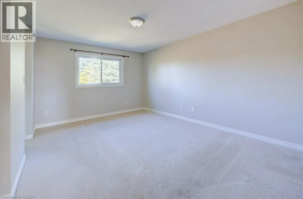 404 TEALBY Crescent