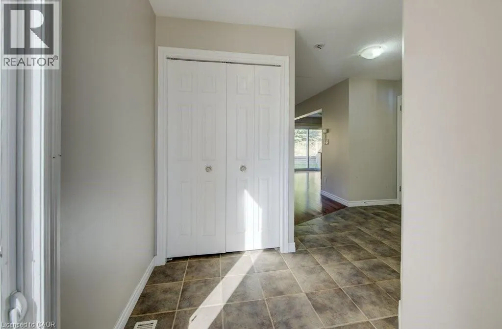 404 TEALBY Crescent