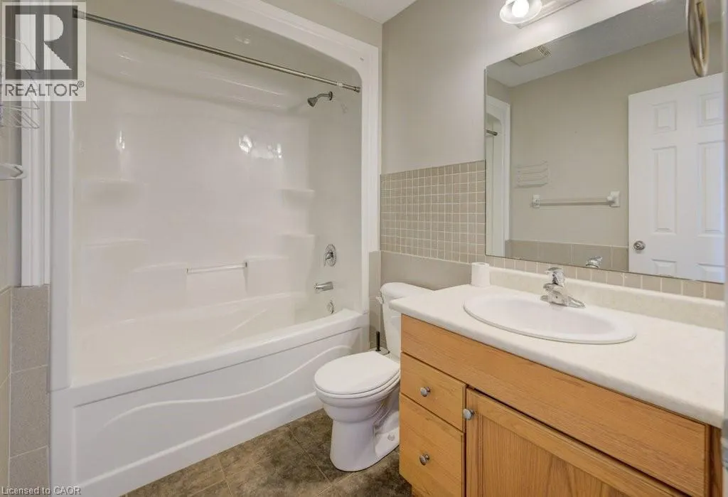 404 TEALBY Crescent