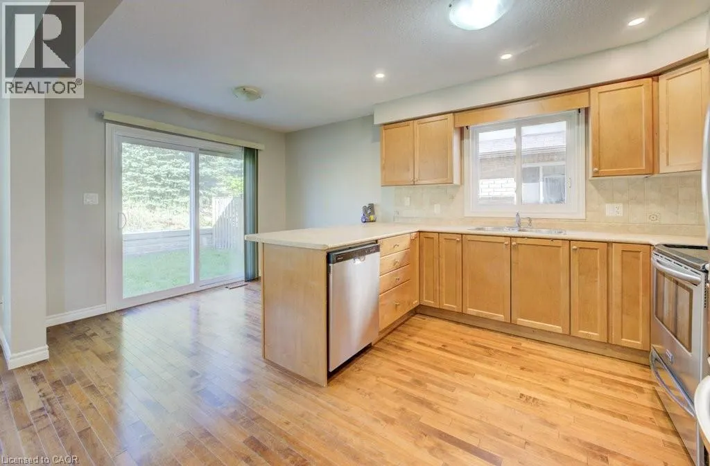 404 TEALBY Crescent