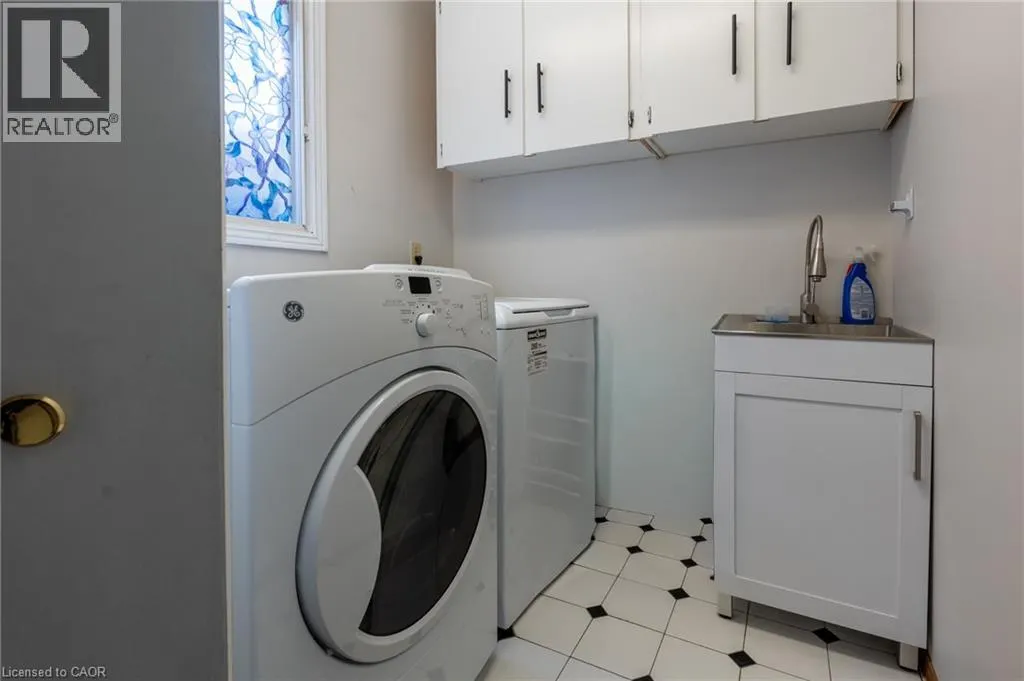 14 WINDSTAR Place Unit# #Upper, ##Upper