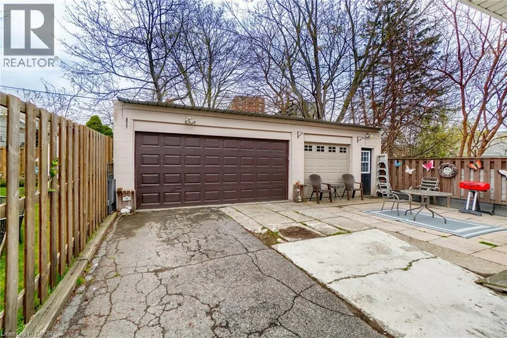 160 WELLAND Avenue