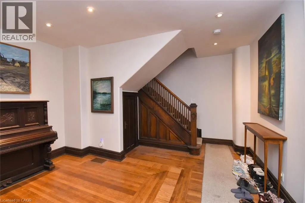 217 CAROLINE Street S Unit# 1, #1