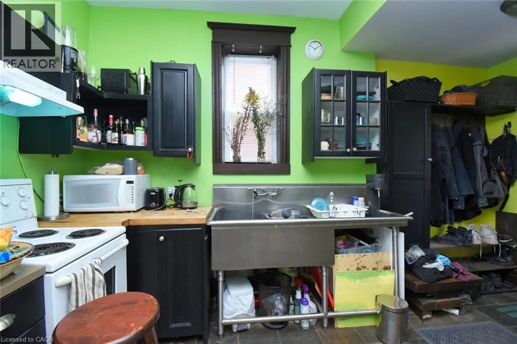 217 CAROLINE Street S Unit# 1, #1