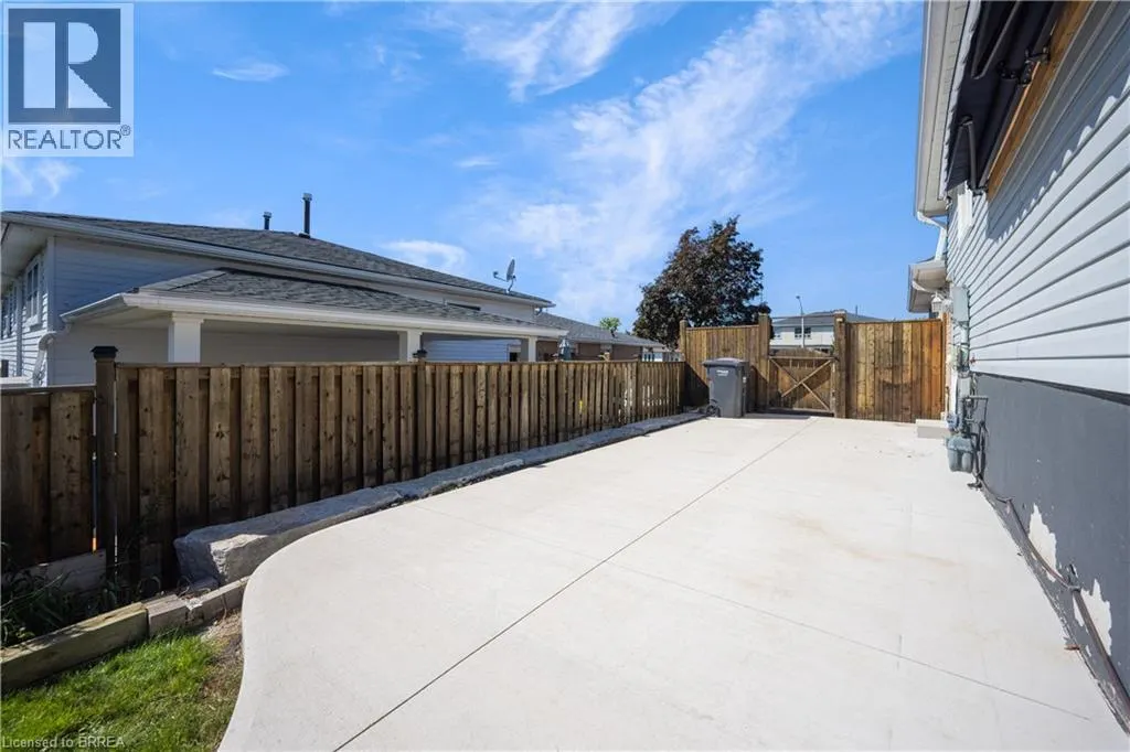 44 MARBLEHEAD Crescent