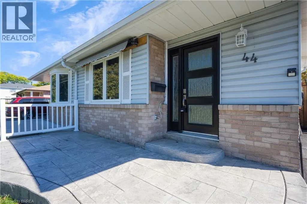 44 MARBLEHEAD Crescent