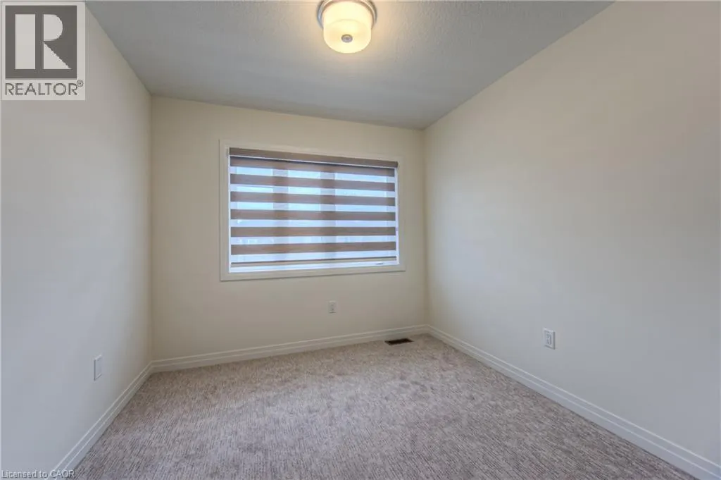 28 DENNIS Avenue
