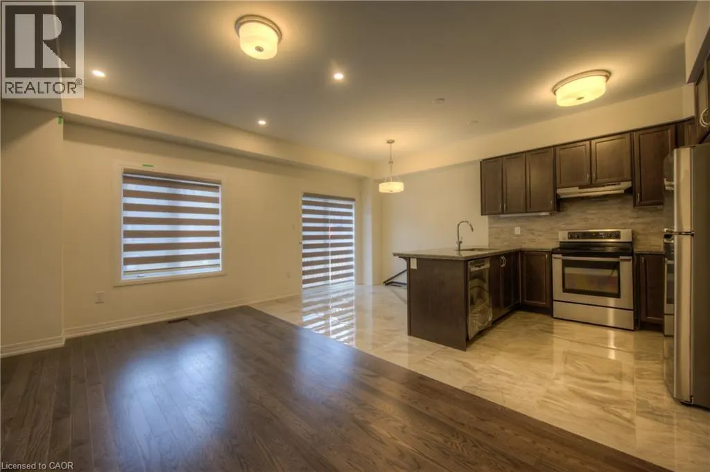 28 DENNIS Avenue