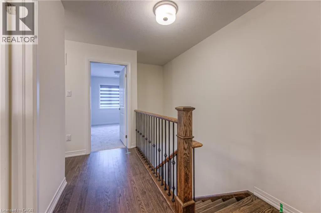 28 DENNIS Avenue