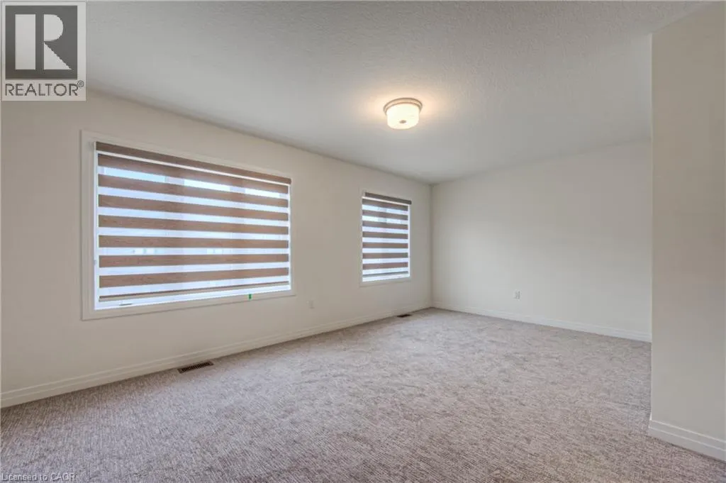 28 DENNIS Avenue