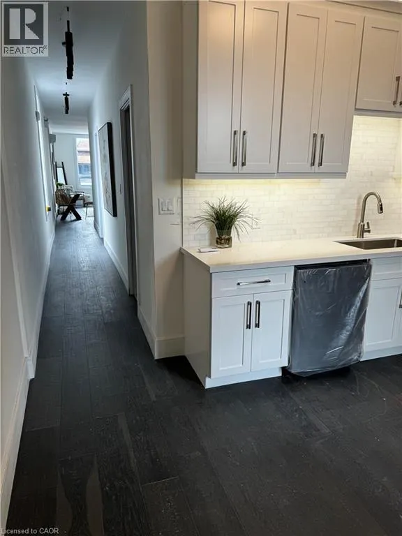 307 1/2 BARTON Street E Unit# 8, #8