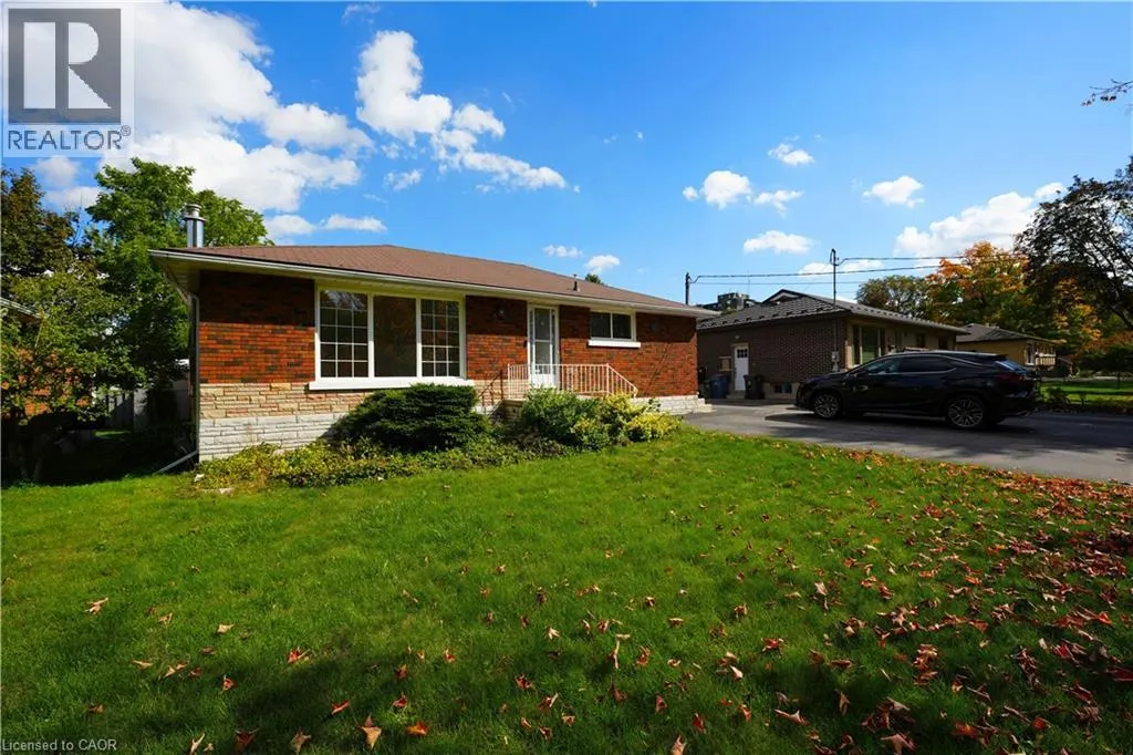 53 FREEMAN Avenue