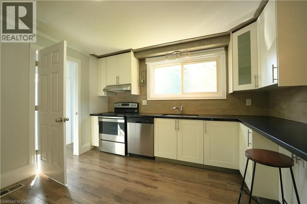 53 FREEMAN Avenue