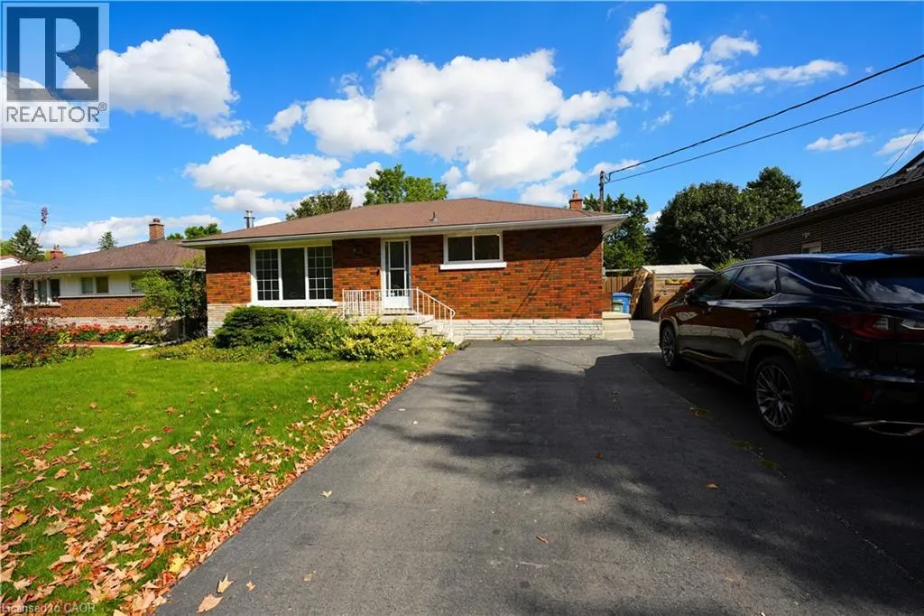 53 FREEMAN Avenue
