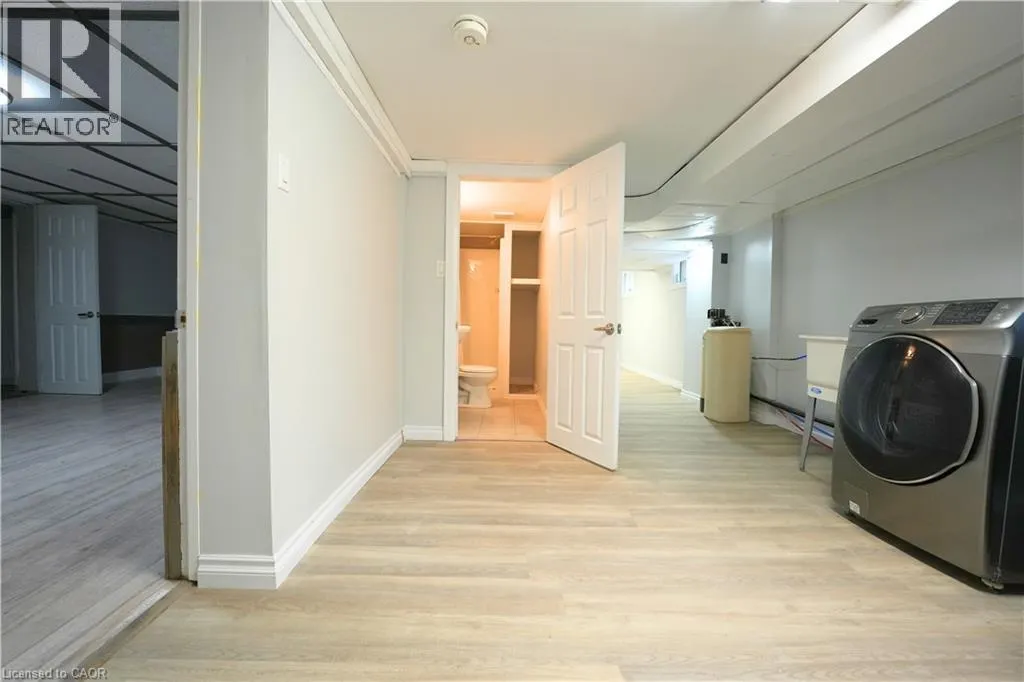 53 FREEMAN Avenue