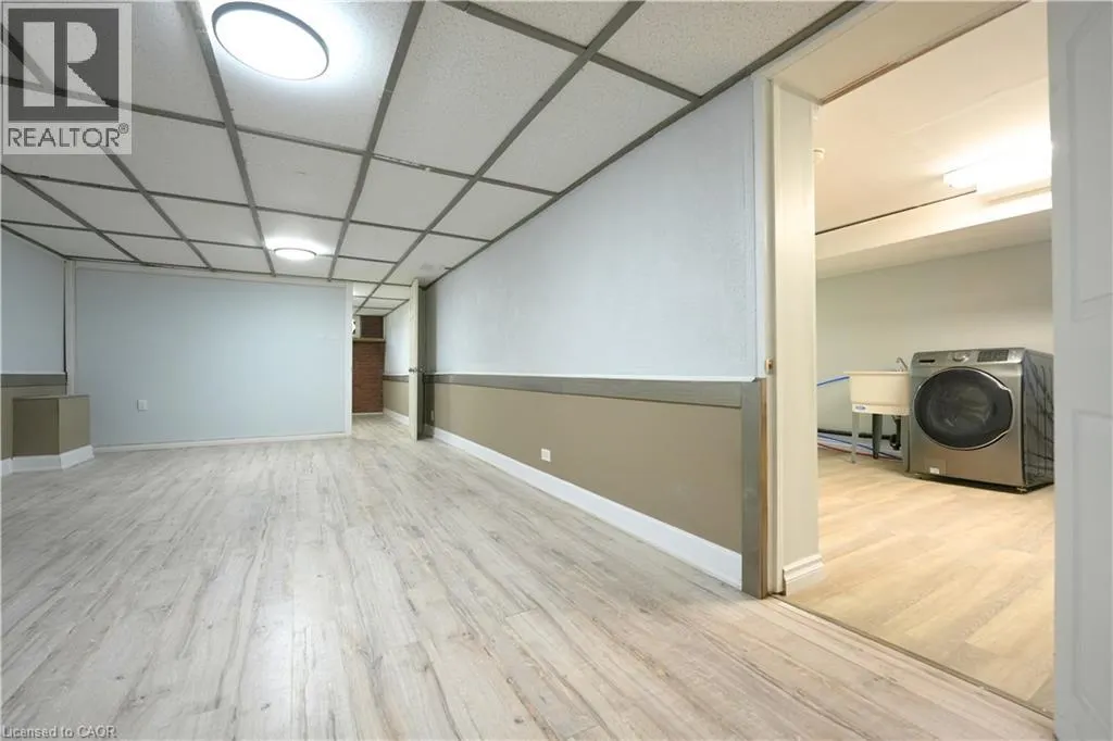 53 FREEMAN Avenue